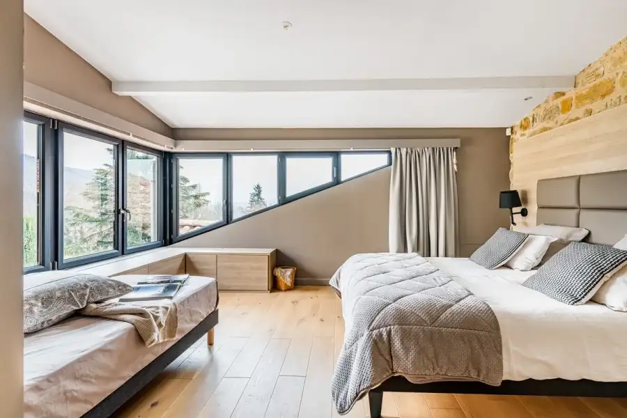 La Demeure du Val — chambre avec salle de bain privative